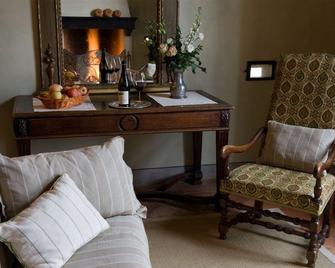Antica Corte Pallavicina Relais - Fontevivo - Living room