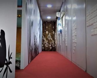 Aviano Syariah Backpacker Hotel - Beringin - Pasillo