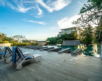 Spacious apartment with jacuzzi and ocean view - Karon - Pool