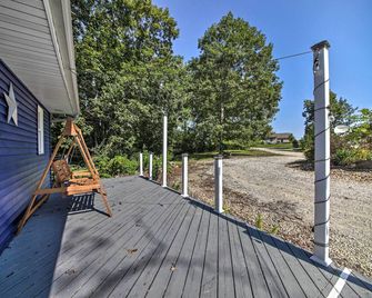 Woodsy Home w/ View, 1 Mi to Lake Shelbyville - Shelbyville