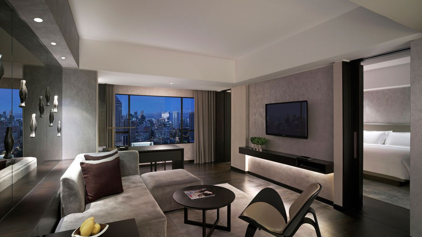 New World Makati Hotel