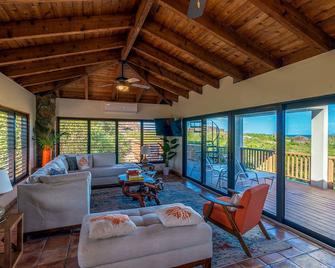 Villa Amani - Pool & Close to The Baths & Spring Bay - Virgin Gorda - Living room