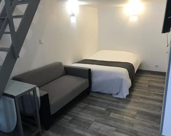 Family Hôtel - Poitiers - Bedroom