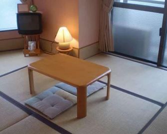 Hostel Hakuseiso - Naha