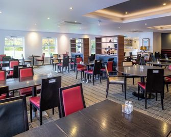 Holiday Inn Express Warwick - Stratford-Upon-Avon By IHG - Warwick - Restaurante