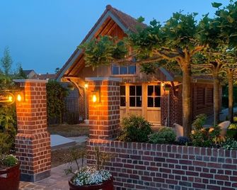 B&B De Rentmeesterhoeve - Reningelst - Binnenhof