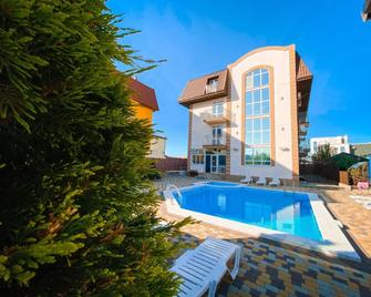 Beausoleil Guesthouse - Anapa - Piscina