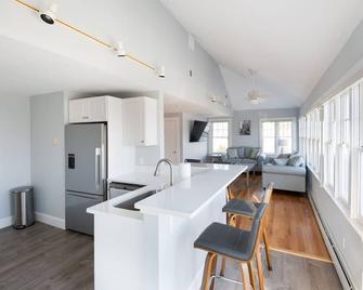 Cozy 2br Apartment In Charming Snug Harbor, Duxbury, Ma - Duxbury - Dining room