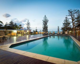 Beach House Seaside Resort - Coolangatta - Piscina