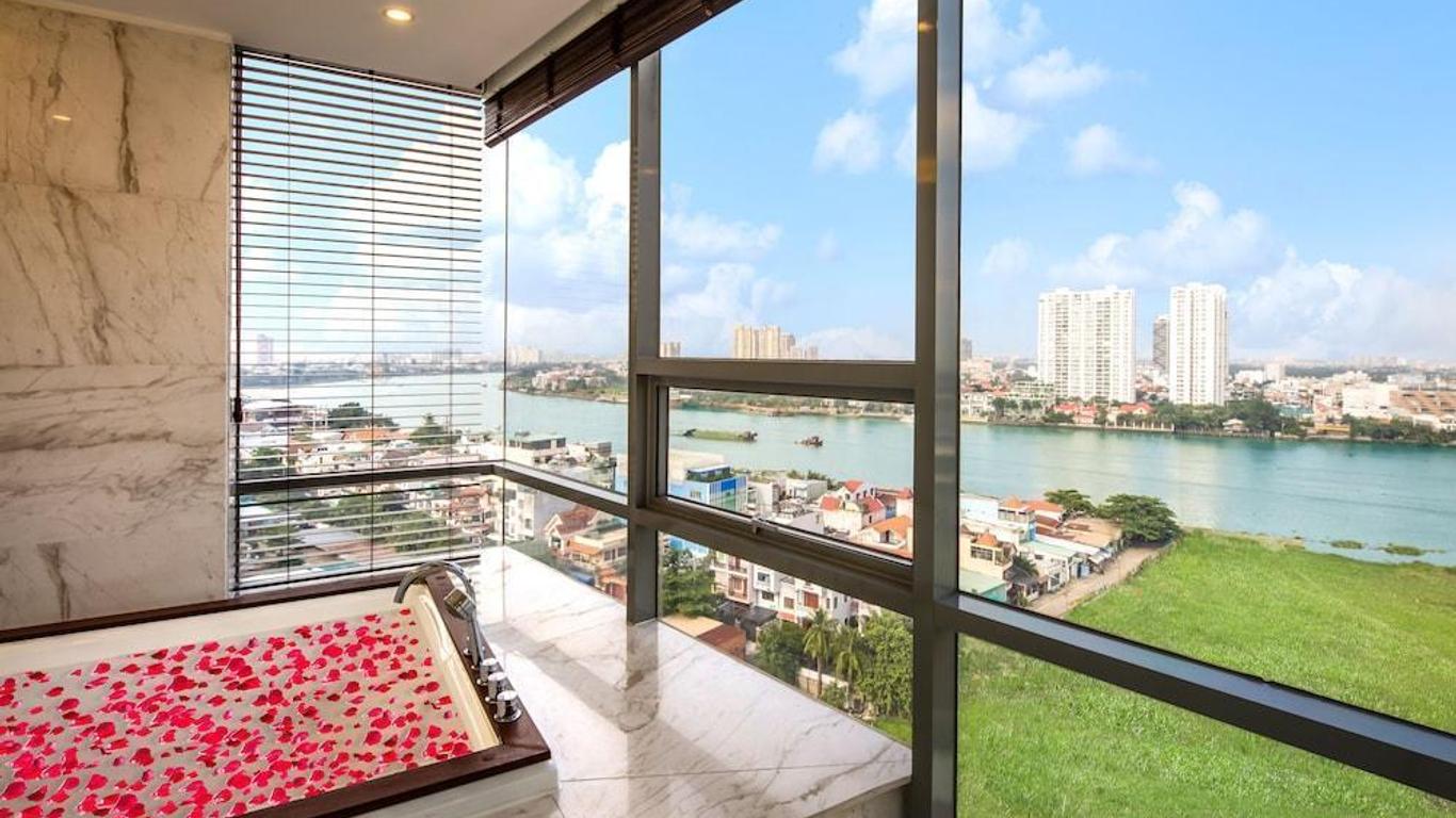 Charm Suite Saigon
