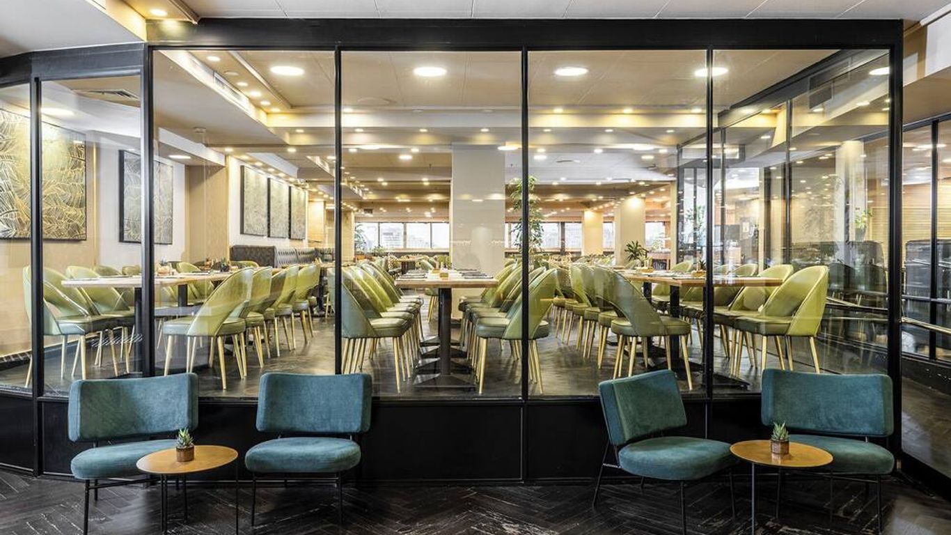 إيفي باي أدام هوتلز