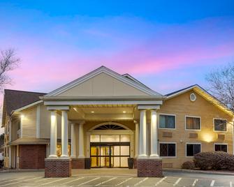 Best Western The Inn at Sharon/Foxboro - Sharon - Gebäude