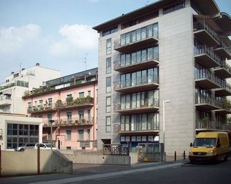 Apartment Nido Stazione - Bergamo - Building