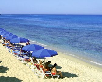 Sunshine Beach Resort - Ricadi - Plage