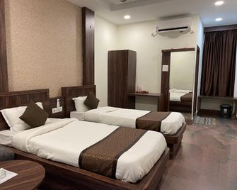 Hotel Royal Embassy - Tinsukia - Bedroom