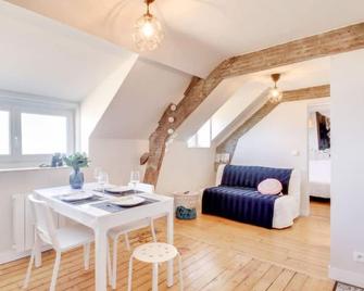 Apartment La Bellevue by Interhome - Saint-Malo - Dining room