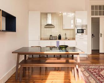 The Visionaire Apartments - Lisbon - Kitchen