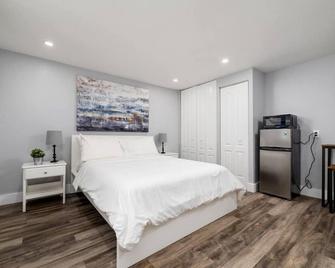 Shell On The Beach 107 - Renovated - Hollywood