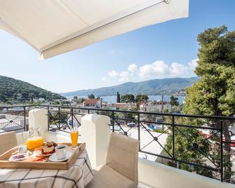 Kostis Villas - Póros