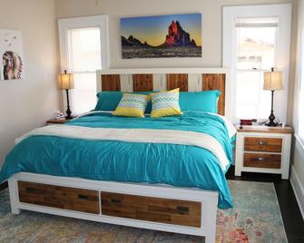 Casa Rustica - Centrally located, Carlsbad Caverns - Carlsbad - Bedroom