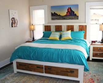 Casa Rustica - Centrally located, Carlsbad Caverns - Carlsbad - Bedroom