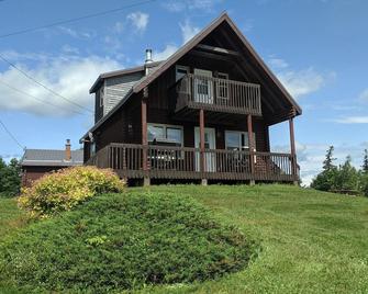 Smith Rock Chalets - Scotsburn - Edificio
