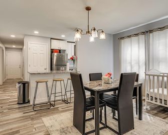 13 Mi to Gillette Stadium: Pet-Friendly Apt! - Attleboro - Comedor