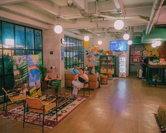 Viajero Medellín Hostel - Medellín - Aula