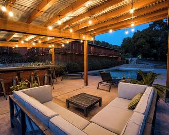 Serene Vineyard Chateau With Pool, Hot Tub, Bbq - Carmel Valley - Restaurant