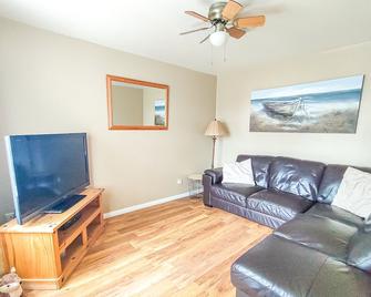 Portrush Getaway - Holiday Let - Portrush - Living room