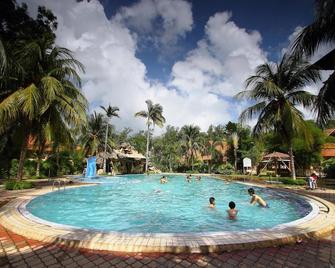 Rompin Beach Resorts - Kuala Rompin - Pool