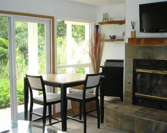 Bamboo Valley Inn 2br/1ba Permitted - Haiku-Pauwela - Ruokailuhuone