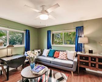 Bnb Hyperion - Updated 1b1b Hideaway - Sleeps 3 - Hollywood - Sala de estar