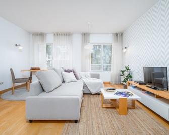 Beguest Lisbon Premium 11a - Lisbon - Living room