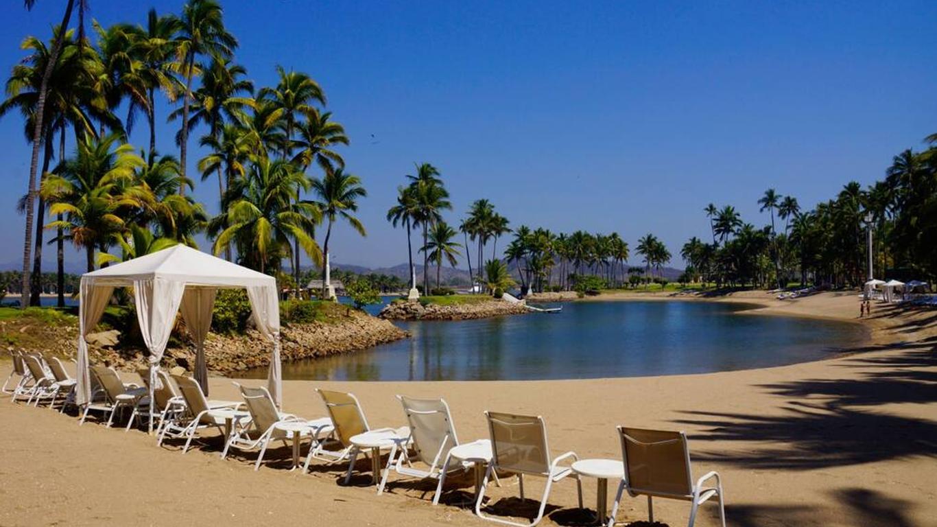 Grand Isla Navidad Golf & Spa Resort with Marina