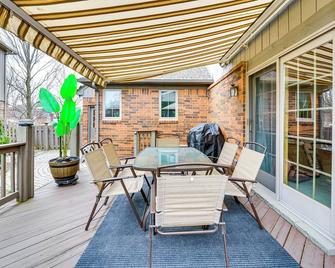 Sterling Heights Getaway with Fire Pit! - Sterling Heights - Patio