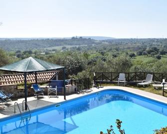 House With Panoramic Terrace, Near the Sea and the City of Syracuse - Case Monterosso - Piscina
