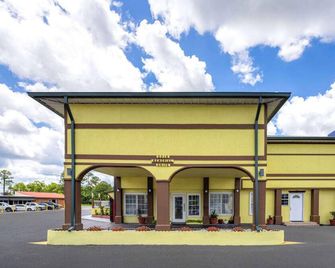 Quality Inn Waycross - Waycross - Building