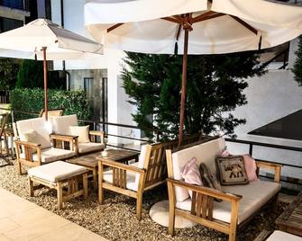 Seaside Garden 2 Bedroom Apartment For 41 Pax - Sunny Beach - Patio
