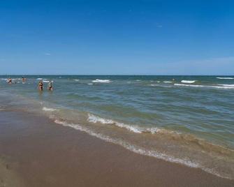 Rivaverde Family Camping Village Lodge Deluxe für 5 Personen - Marina di Ravenna - Bãi biển