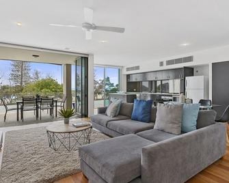 Kingscliff Nor Nor East 101 with Ocean Glimpses - Kingscliff - Wohnzimmer