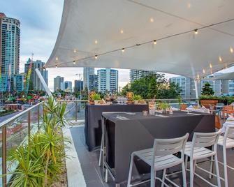 Mantra on View Hotel - Surfers Paradise - Restaurante
