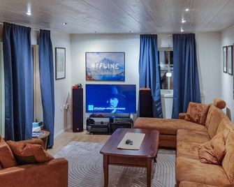 Beautiful Home In Berlevåg With Sauna - 베르레바그 - 거실
