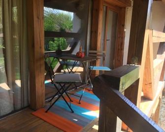 Krai Potoka - Krushuna - Balcone