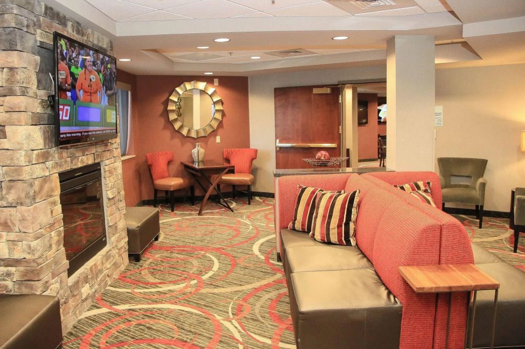 Holiday Inn Express & Suites Colorado Springs Airport By IHG - קולרדו ספרינגס - טרקלין