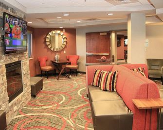 Holiday Inn Express & Suites Colorado Springs Airport By IHG - Colorado Springs - Lounge