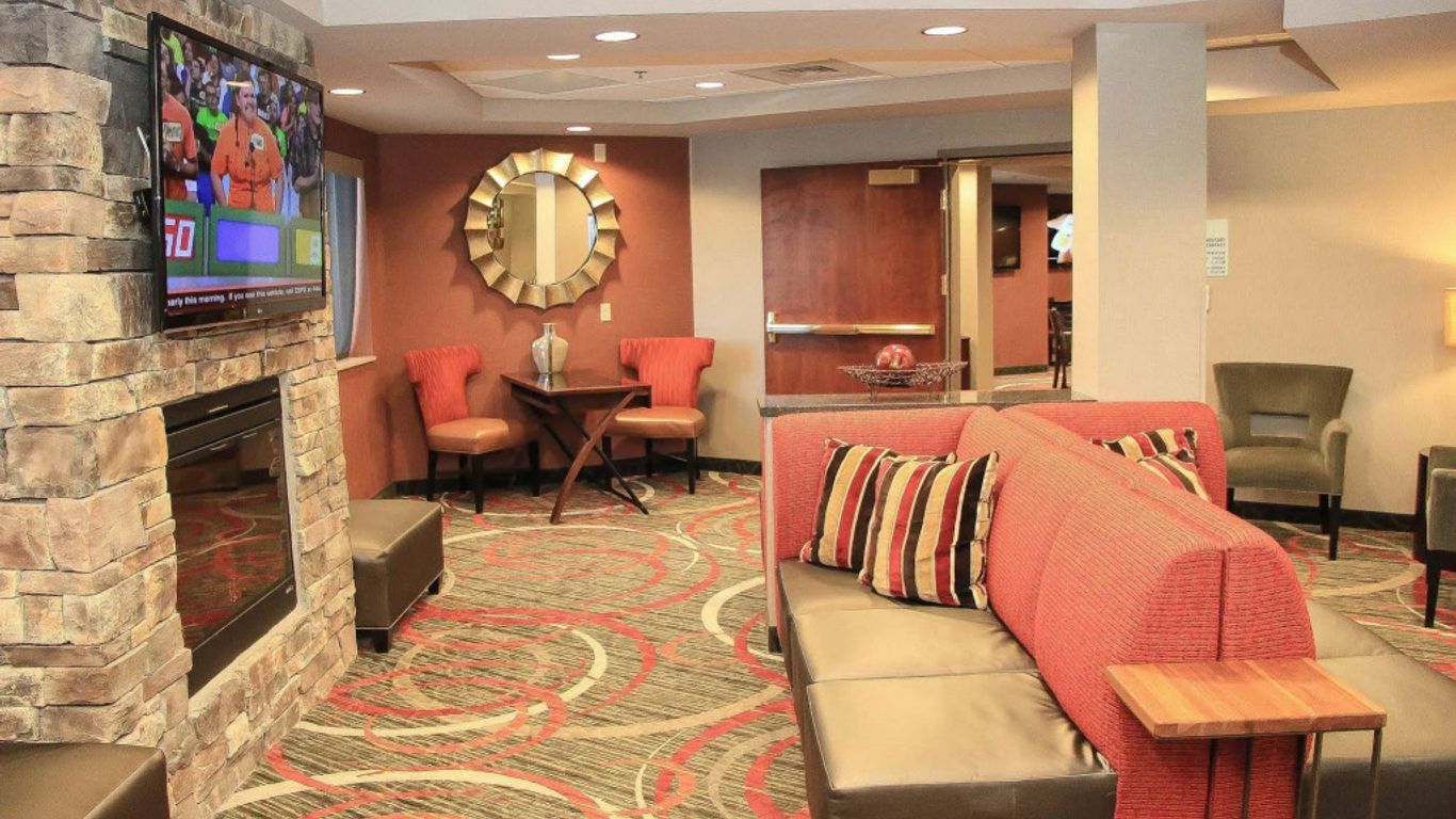 Holiday Inn Express & Suites Colorado Springs Airport By IHG
