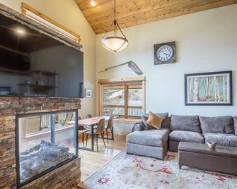 401 Capital Ave - Creede - Sala de estar