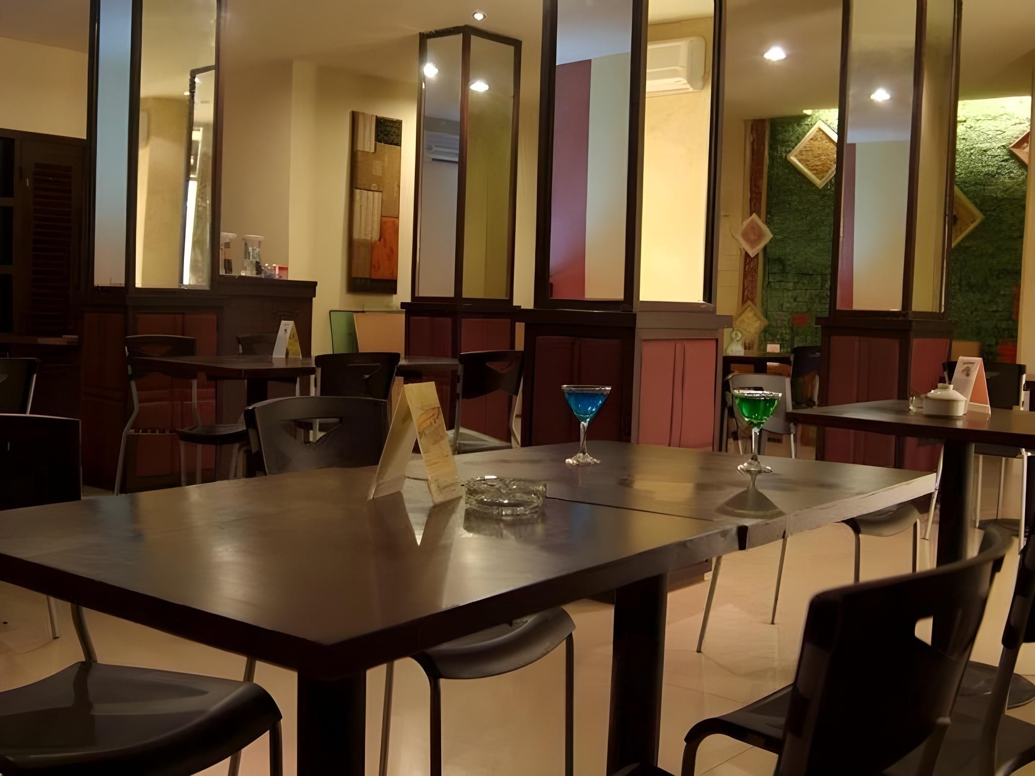 Grand Sirao Hotel - מדאן - מסעדה