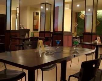 Grand Sirao Hotel - מדאן - מסעדה